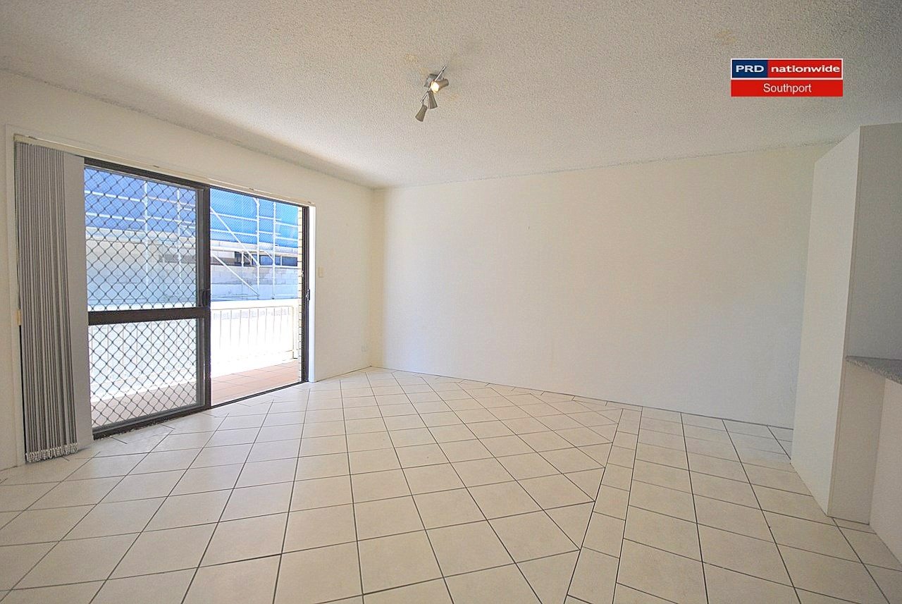 1/39 Lenneberg Street SOUTHPORT 9