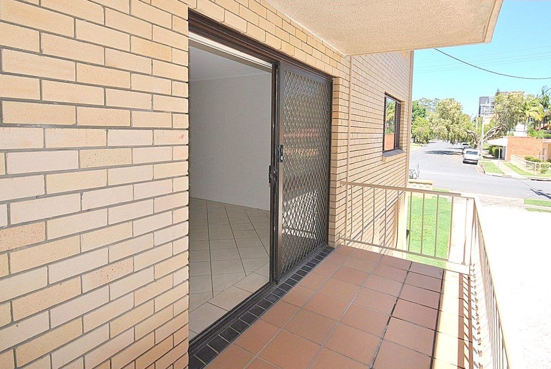1/39 Lenneberg Street SOUTHPORT 9