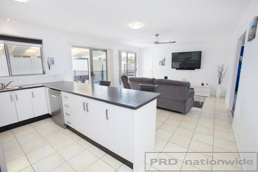 139 Somerset Drive THORNTON 14