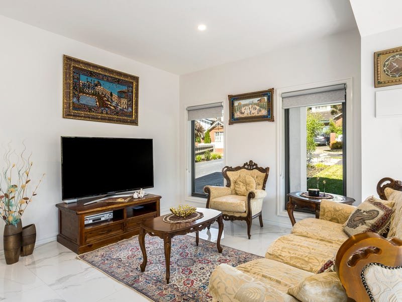 Real Estate and Property in 1/39 Wooddale Grove, Donvale, VIC