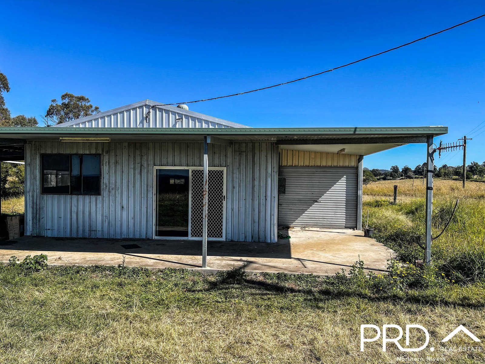 1390 Hogarth Range Road HOGARTH RANGE 9