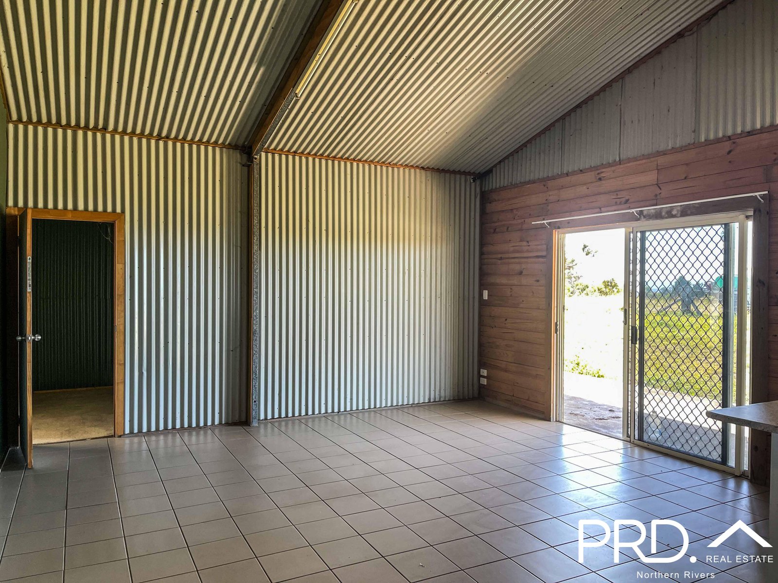 1390 Hogarth Range Road HOGARTH RANGE 3