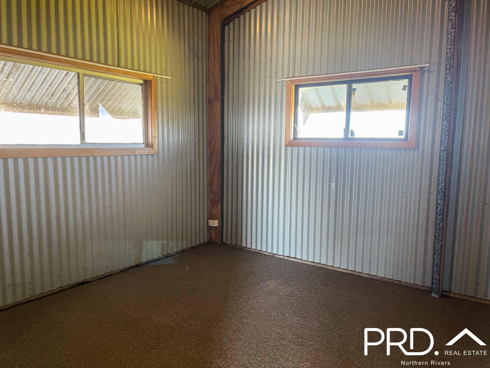 1390 Hogarth Range Road HOGARTH RANGE 4