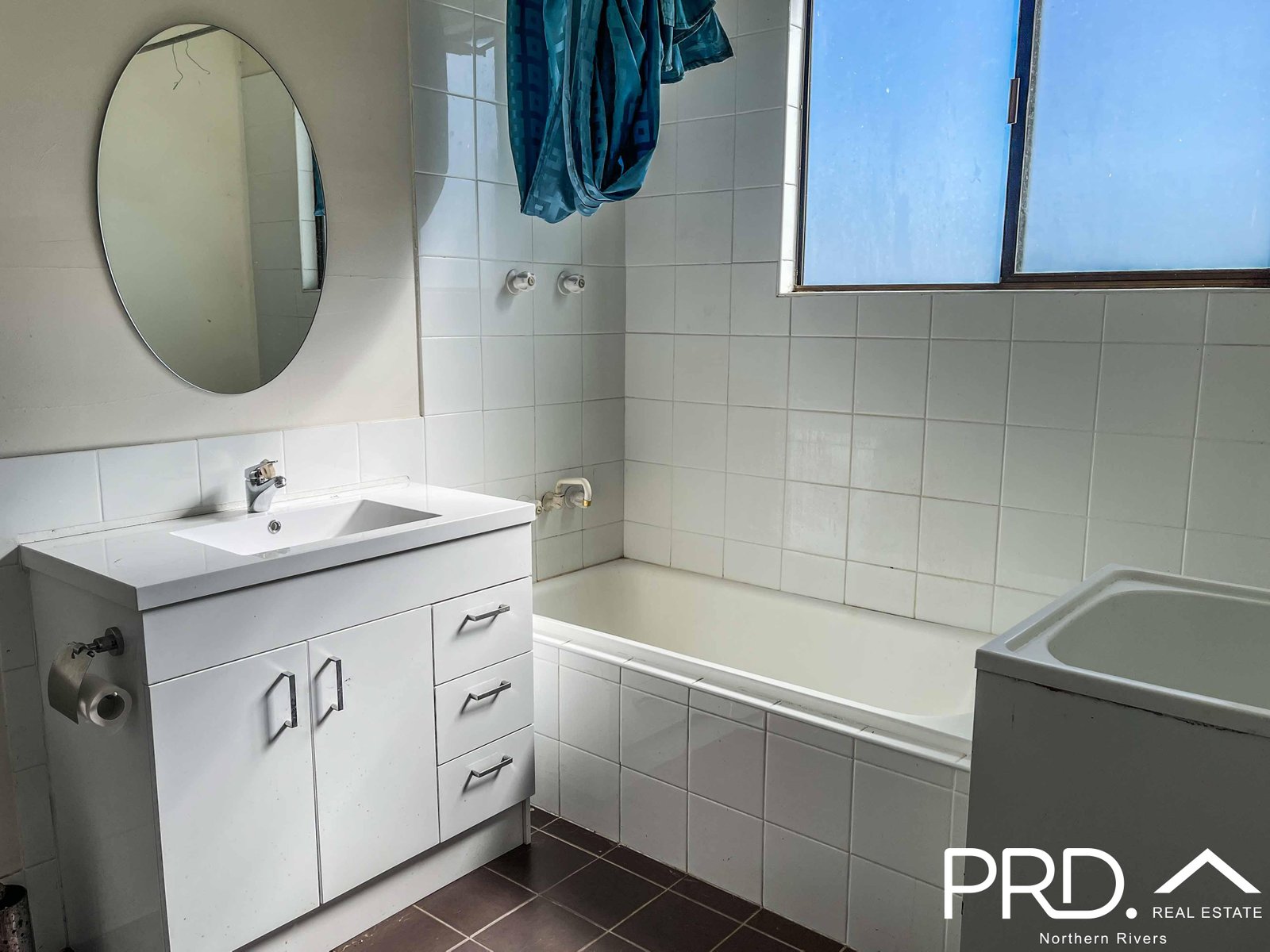 1390 Hogarth Range Road HOGARTH RANGE 5