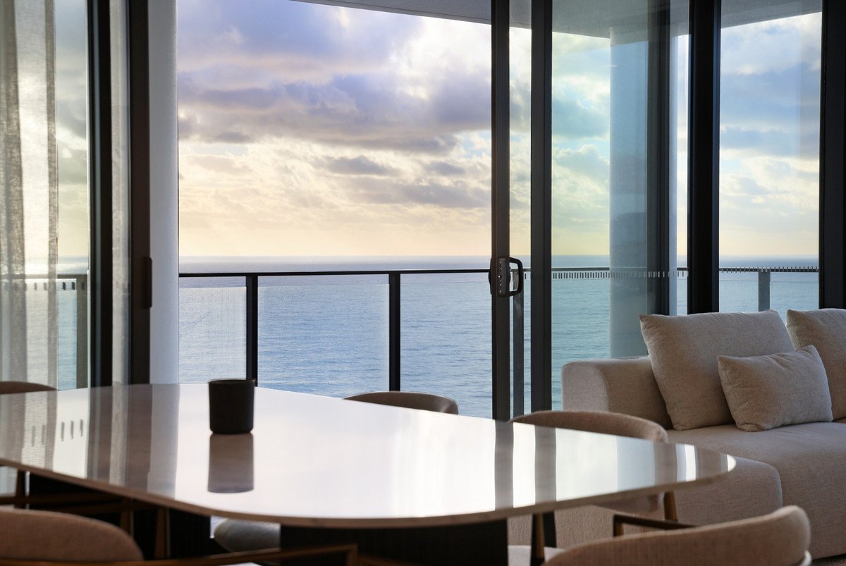 139/1969-1971 Gold Coast Highway Burleigh Heads 1