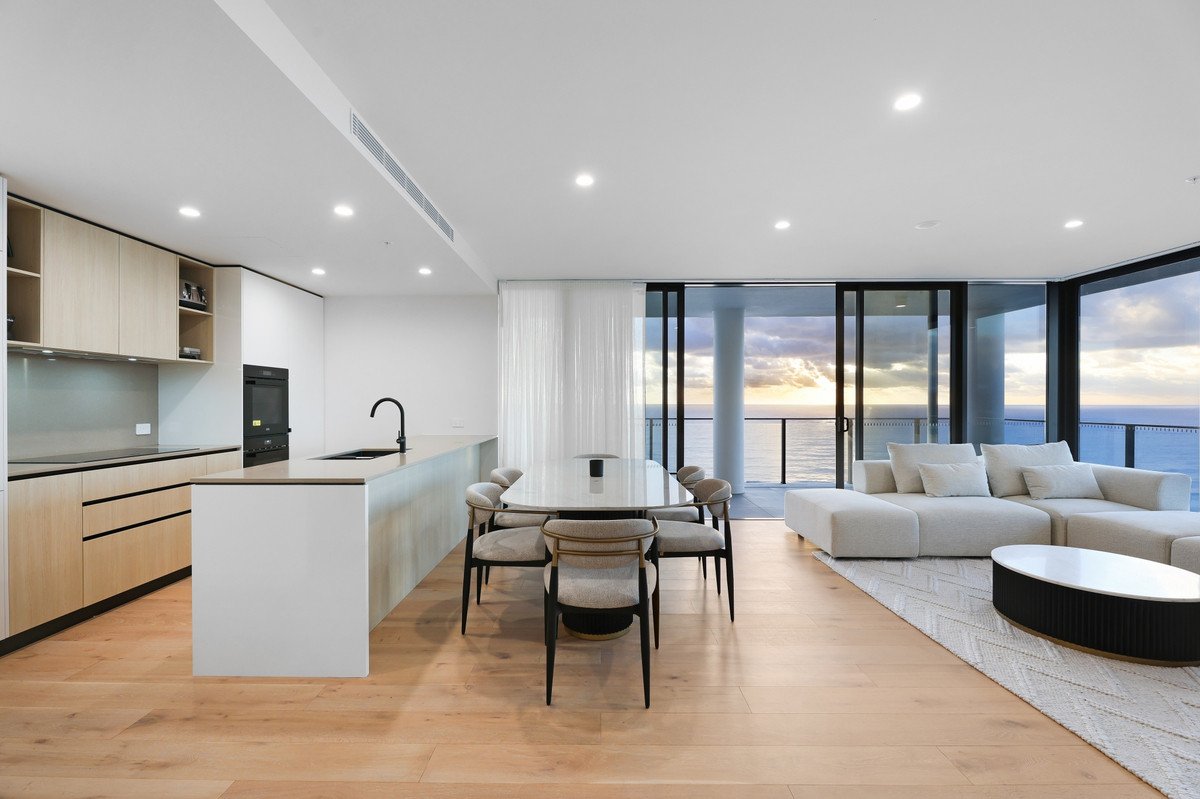 139/1969-1971 Gold Coast Highway Burleigh Heads 3