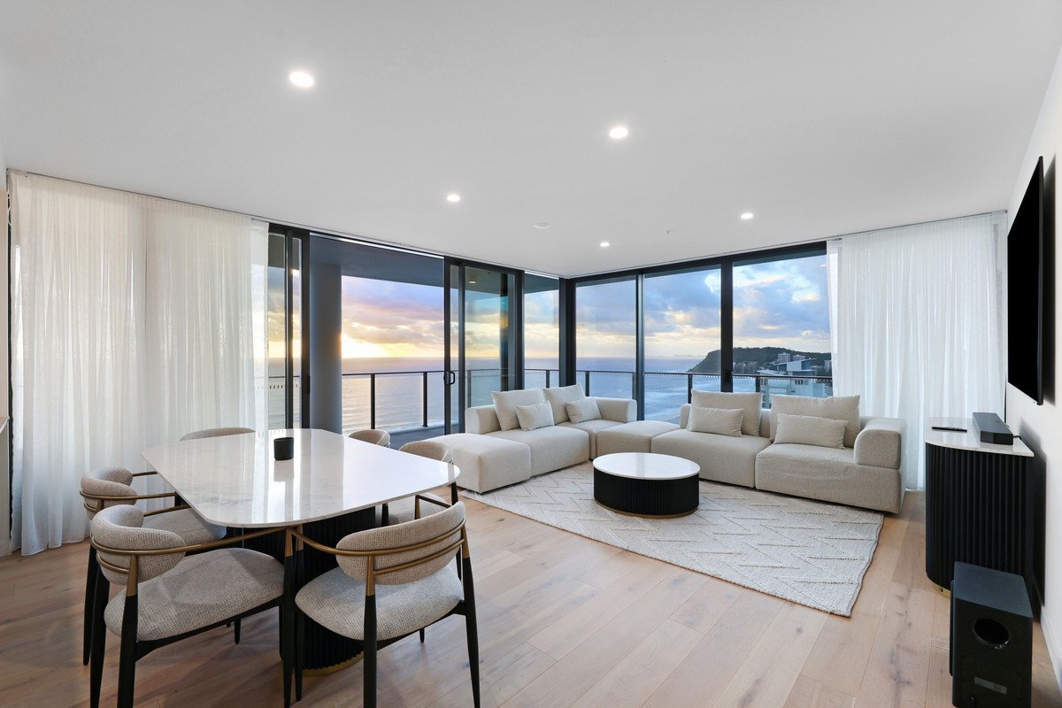 139/1969-1971 Gold Coast Highway Burleigh Heads 7