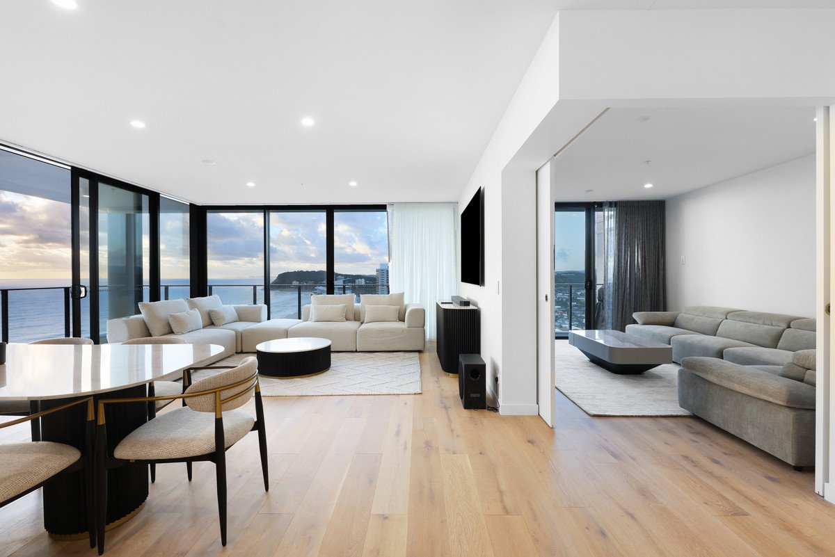 139/1969-1971 Gold Coast Highway Burleigh Heads 8