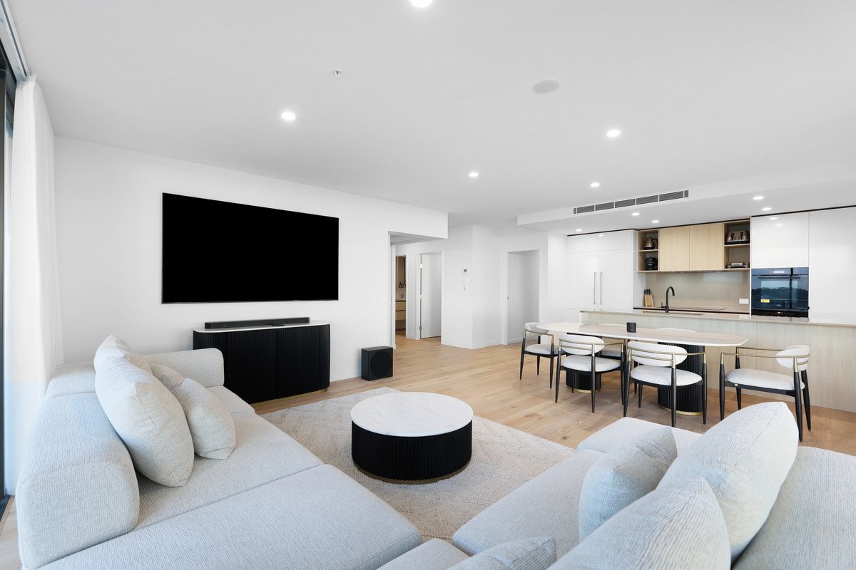 139/1969-1971 Gold Coast Highway Burleigh Heads 10