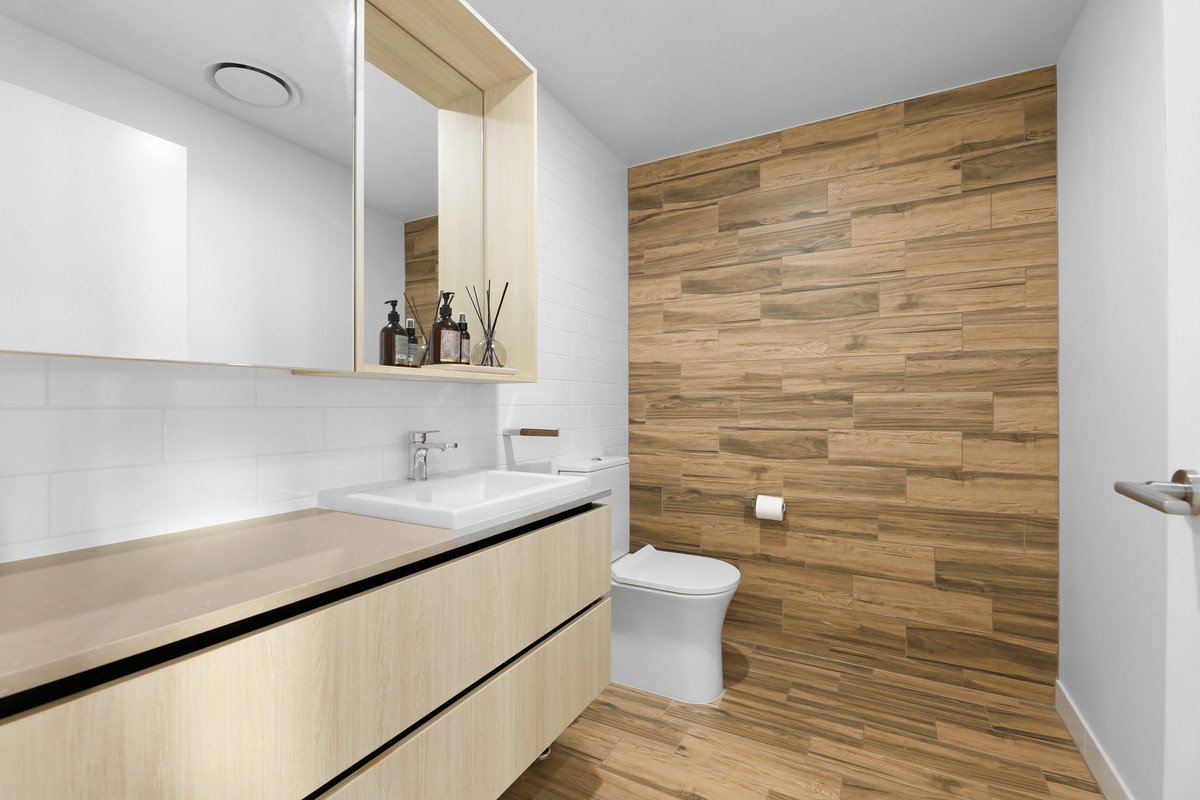 139/1969-1971 Gold Coast Highway Burleigh Heads 21