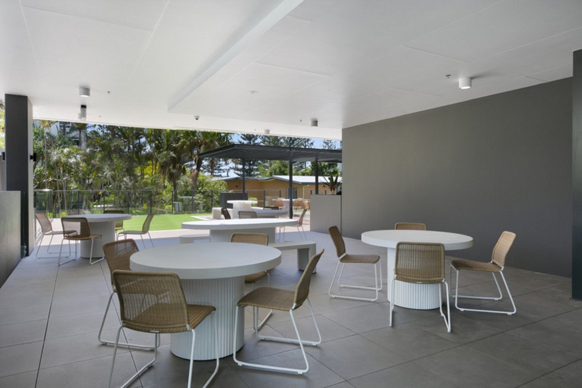 139/1969-1971 Gold Coast Highway Burleigh Heads 29