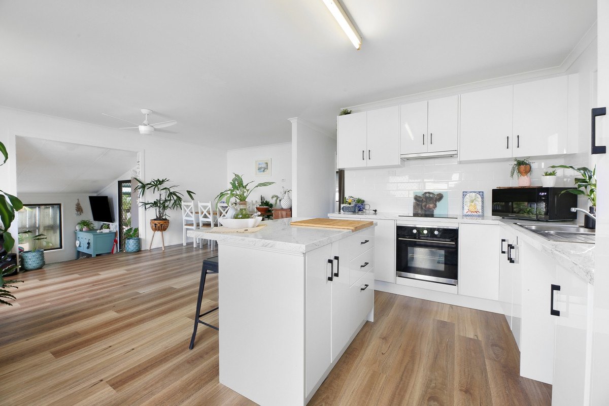 139/3 Township Drive Burleigh Heads 8