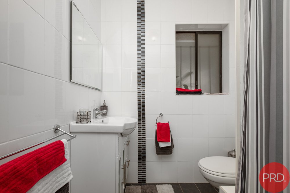 13A Allan Street LORN 9