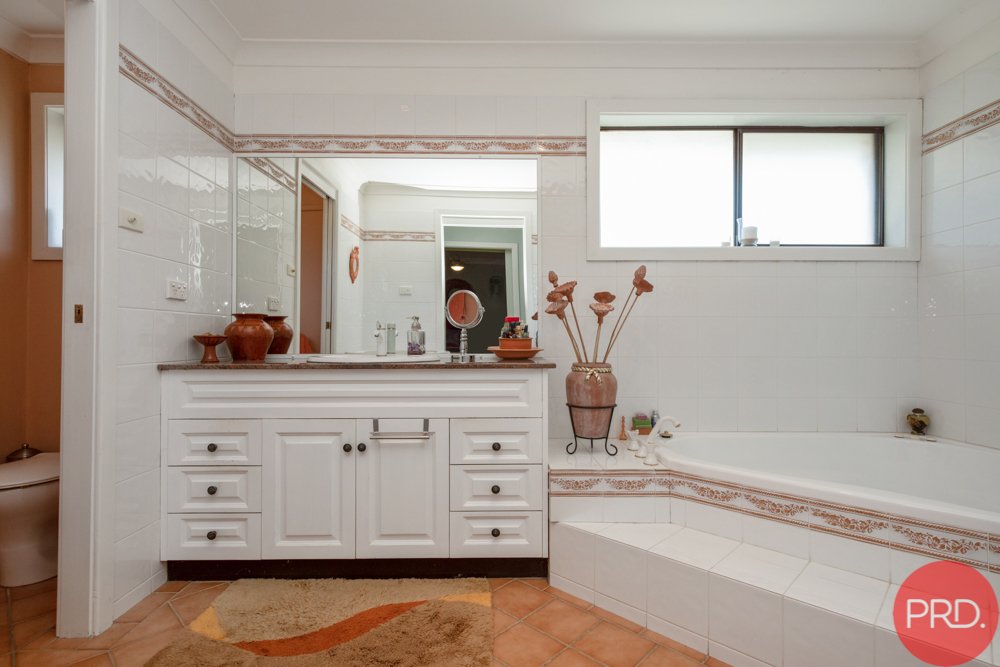 13A Allan Street LORN 21