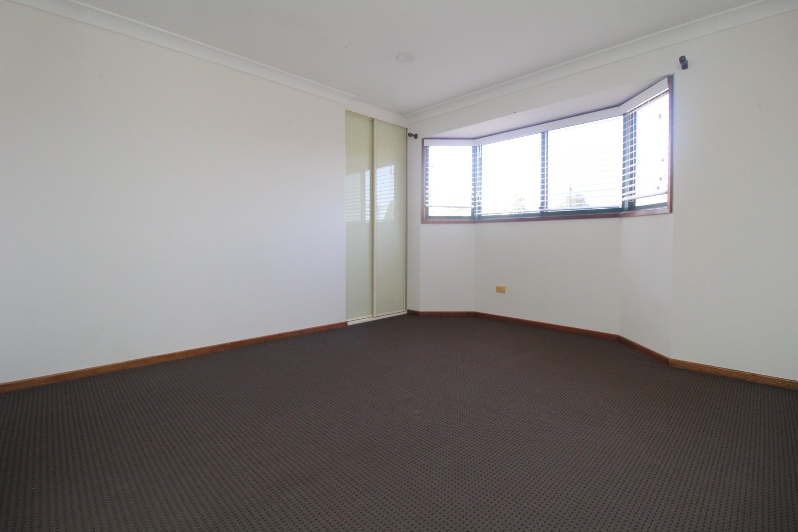 13a BUNGALOW Road ROSELANDS 3