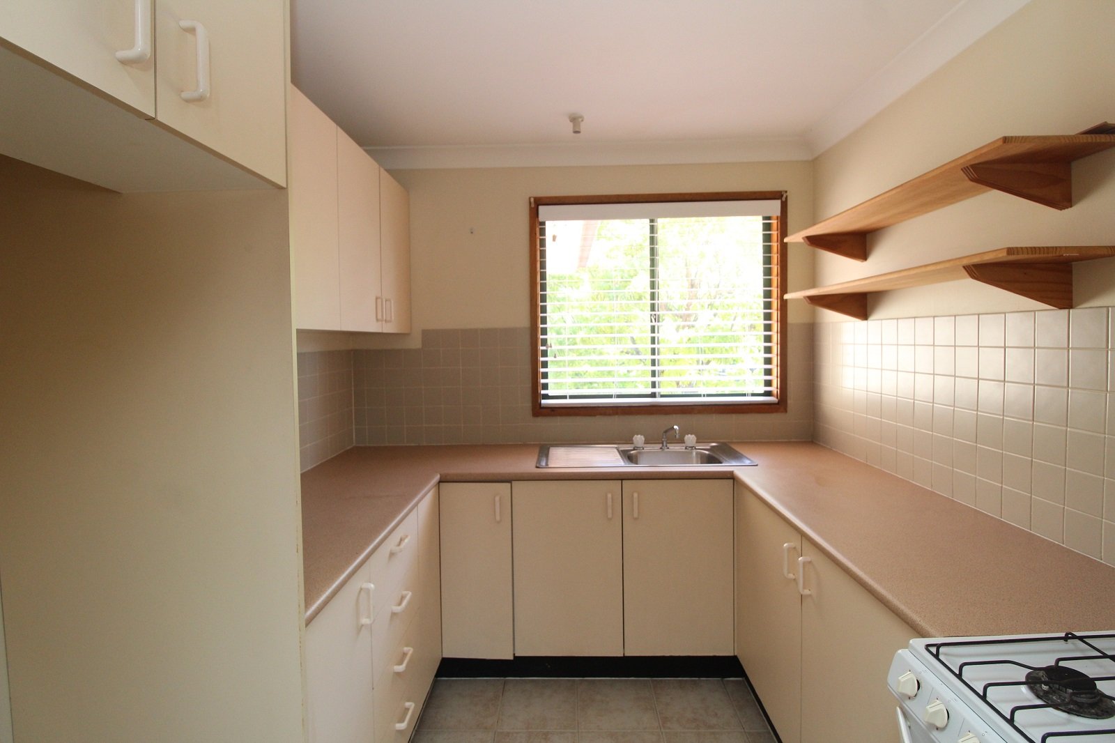 13a BUNGALOW Road ROSELANDS 5