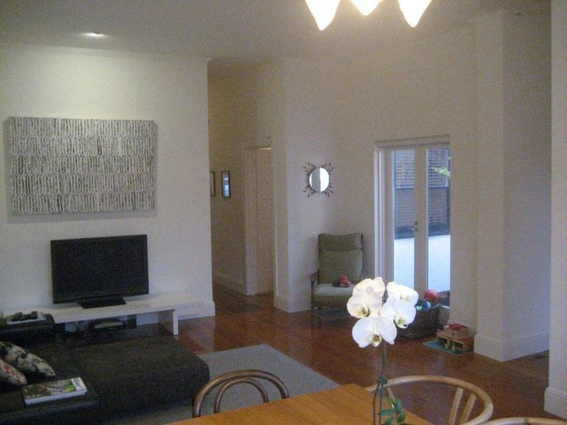 Gallery: 13a Los Angeles Court