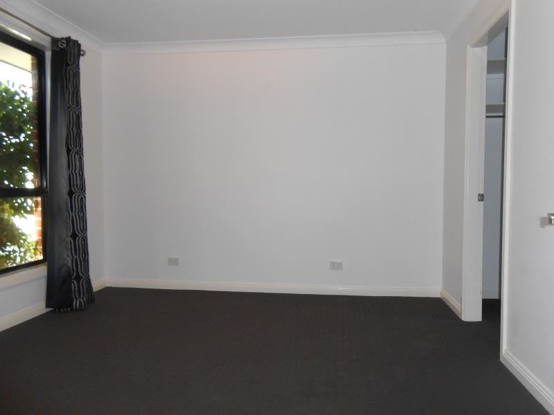 13a Robert Street TAMWORTH 5