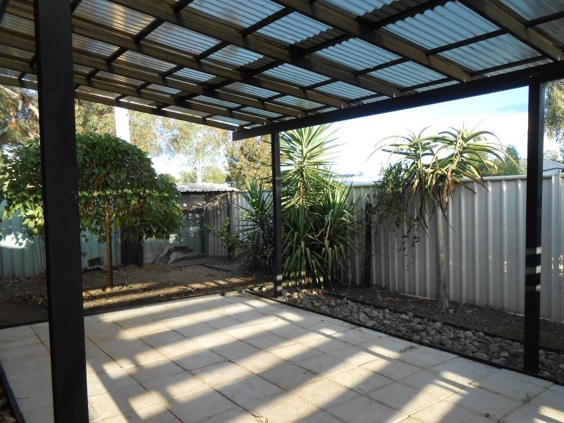 13a Robert Street TAMWORTH 9