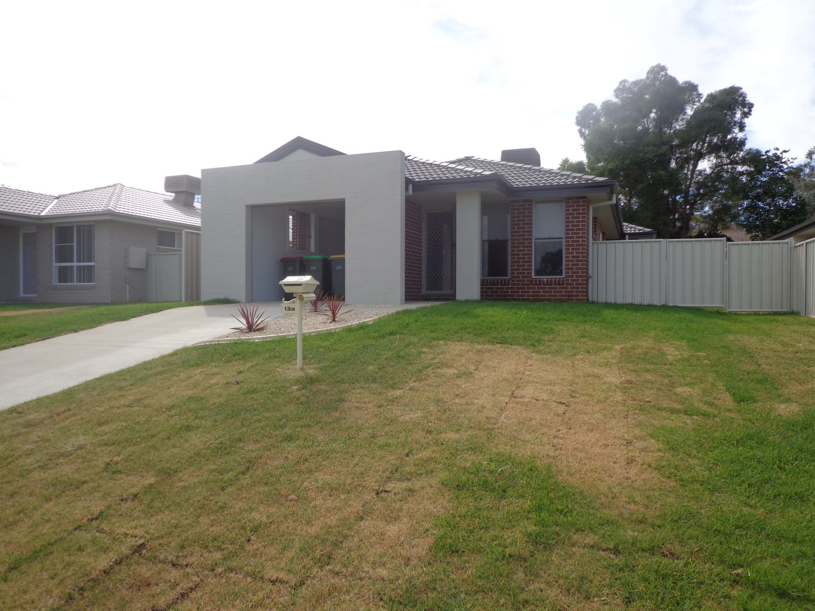 13A Watergum Close TAMWORTH 1