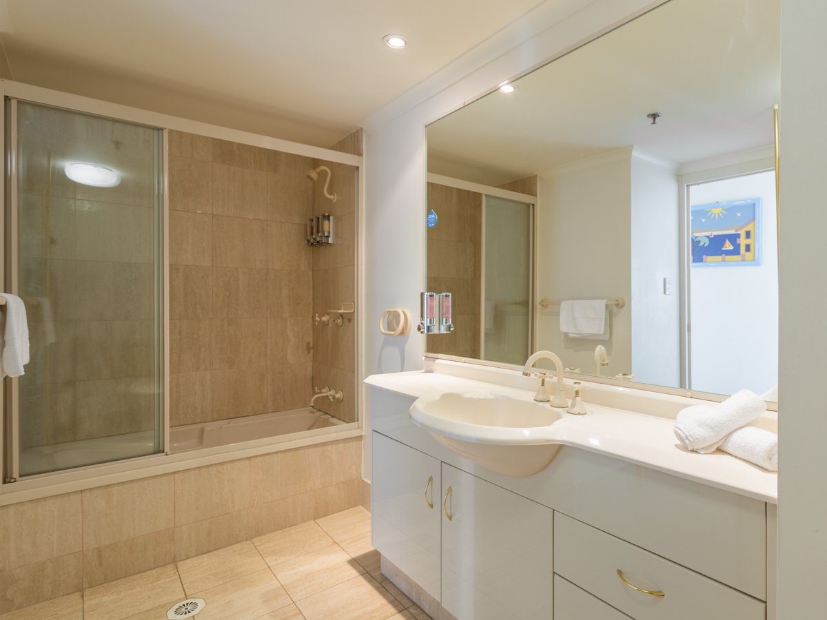 13B/3 Second Avenue BURLEIGH HEADS 6