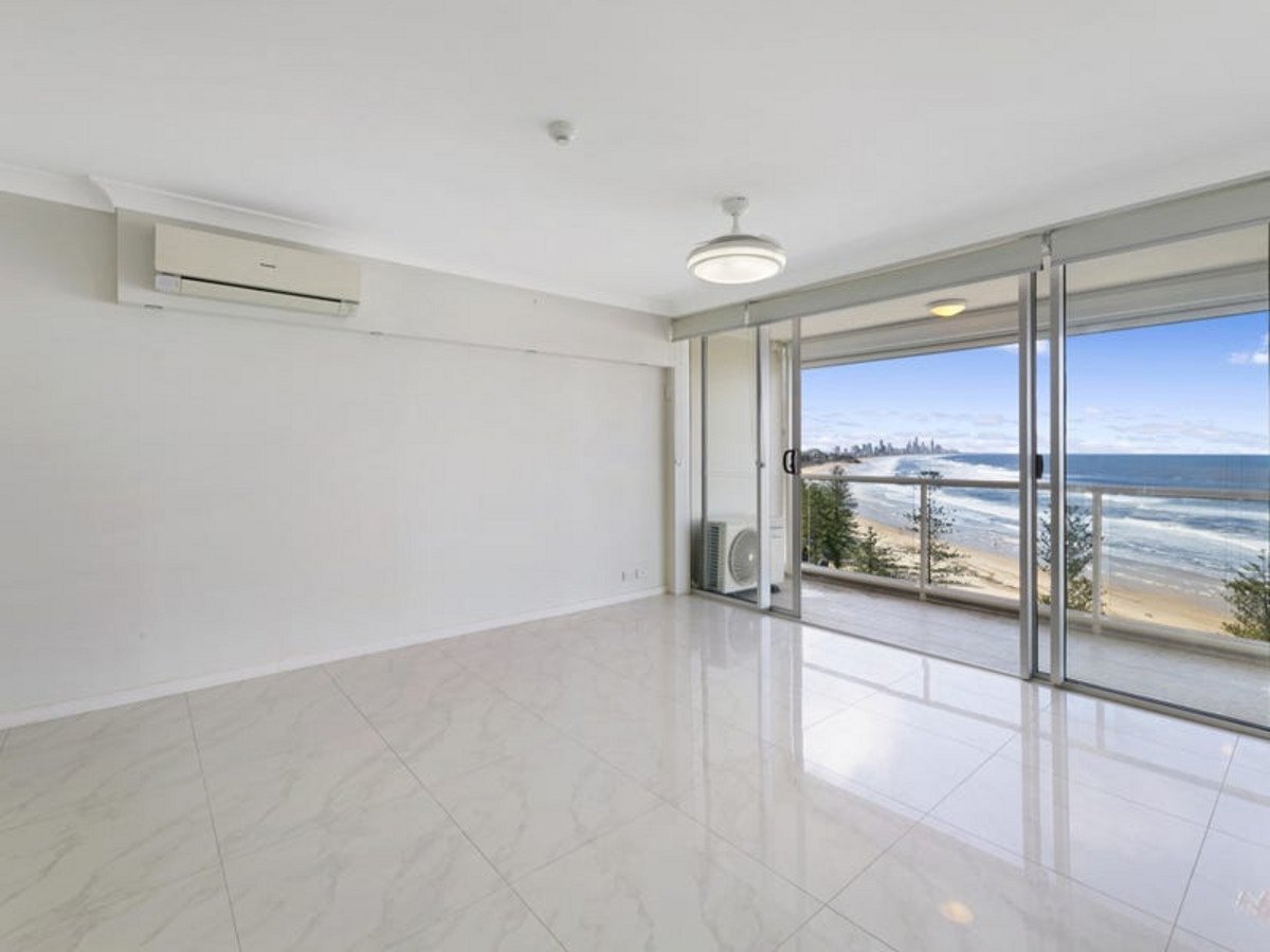 13C/52 Goodwin Terrace BURLEIGH HEADS 2
