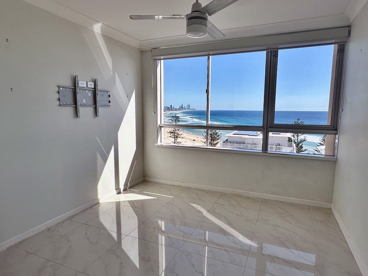 13C/52 Goodwin Terrace BURLEIGH HEADS 4