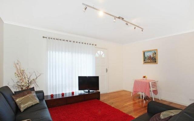 Gallery: 1/4-6 Oswald Street