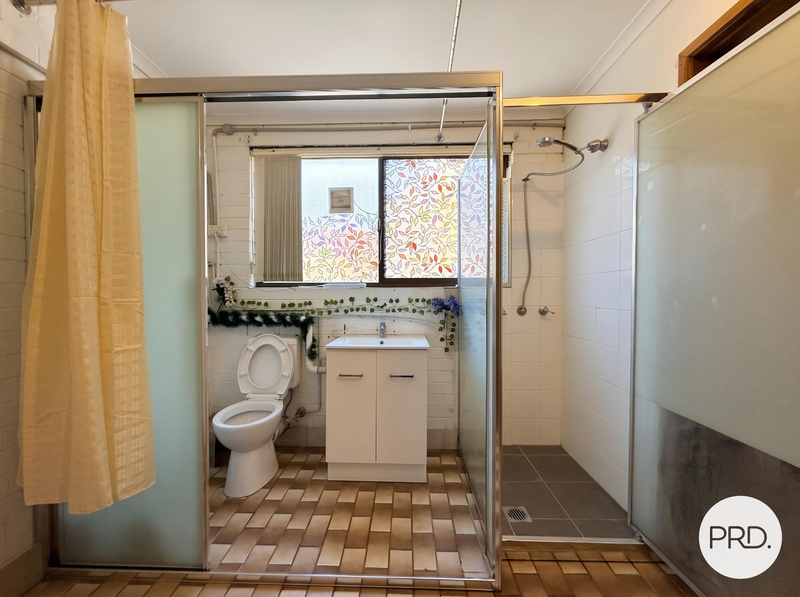 14 A Tipping Place MCKELLAR 8