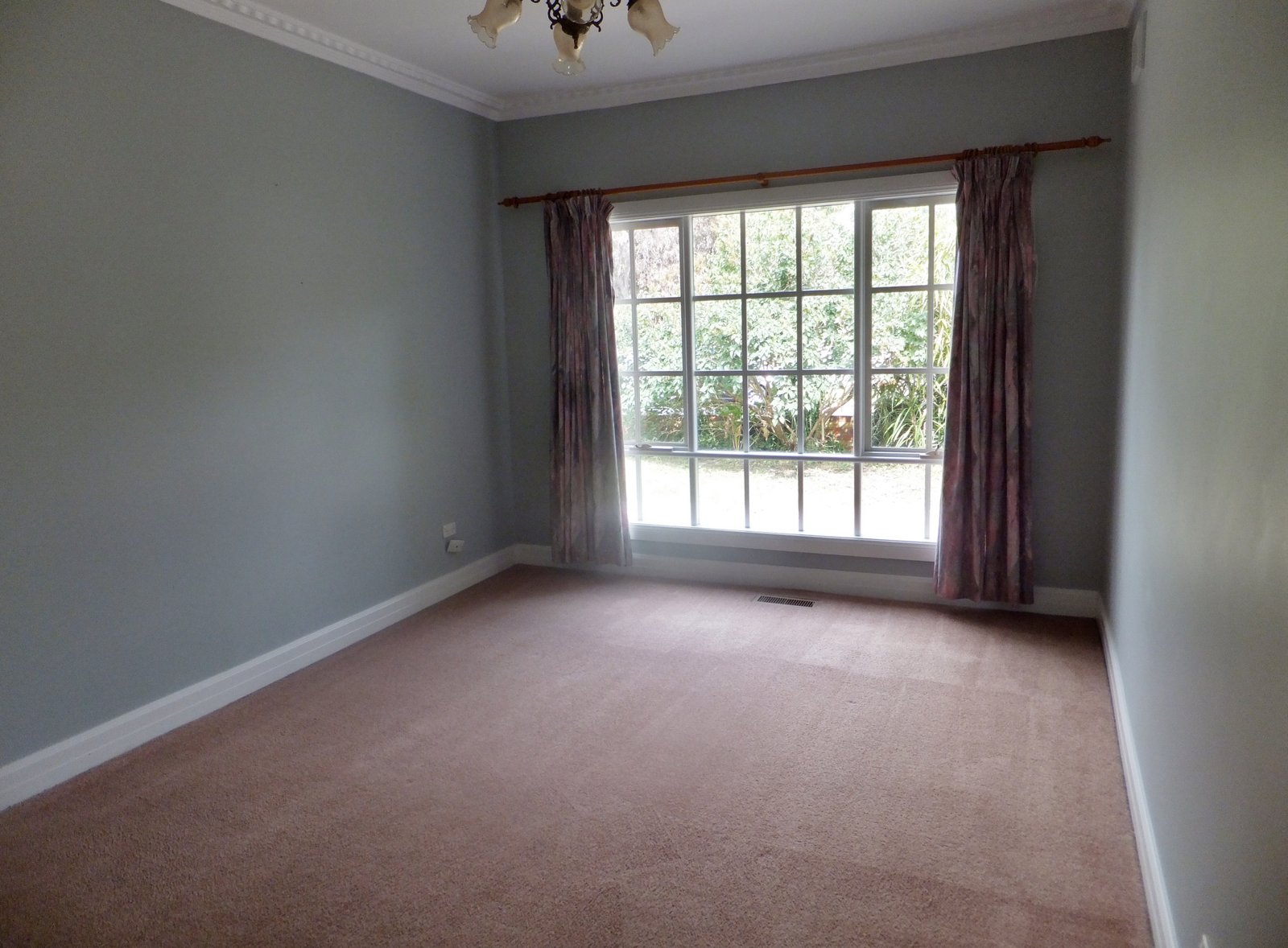 Gallery: 14 Acacia Avenue