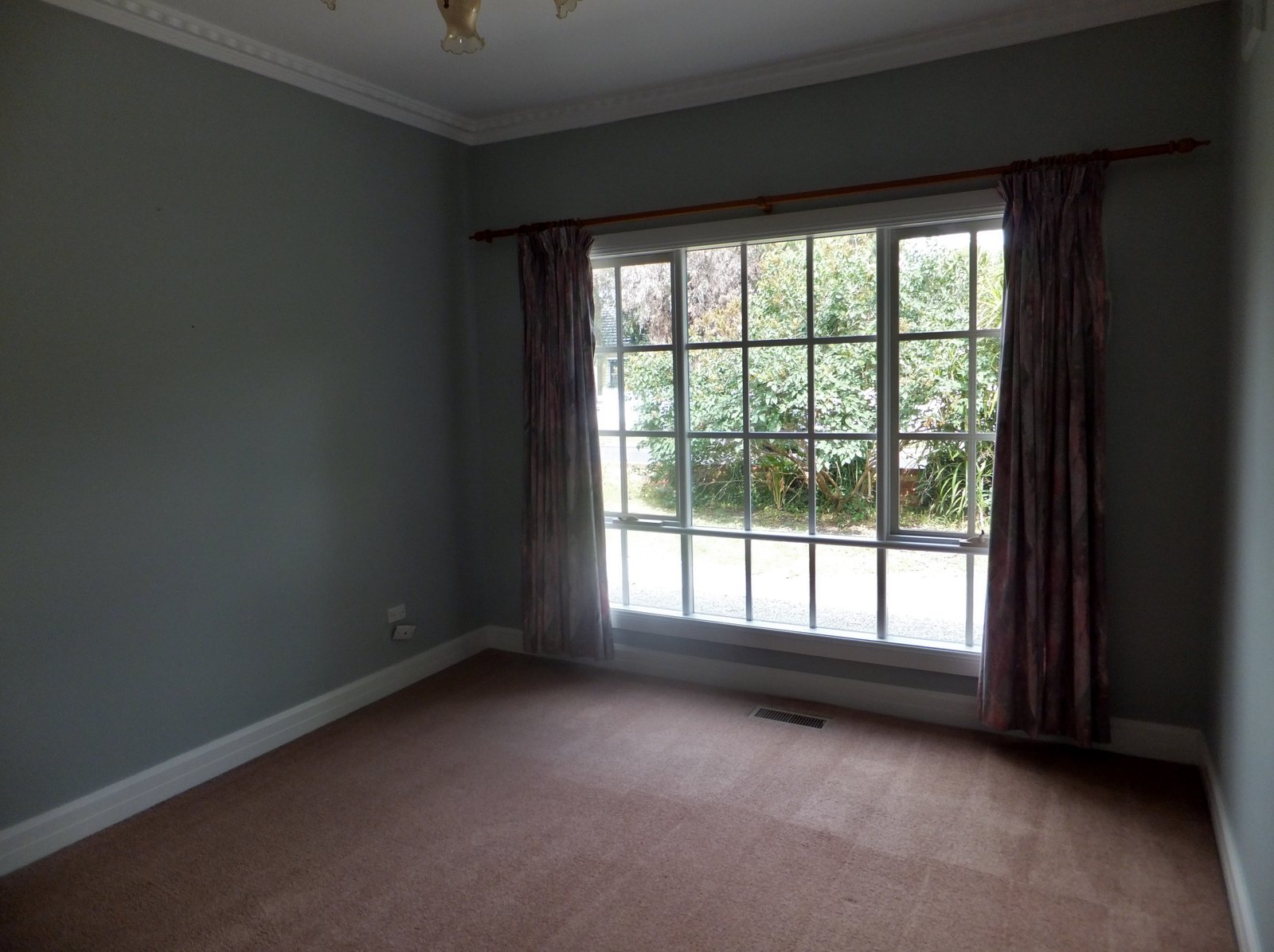 Gallery: 14 Acacia Avenue