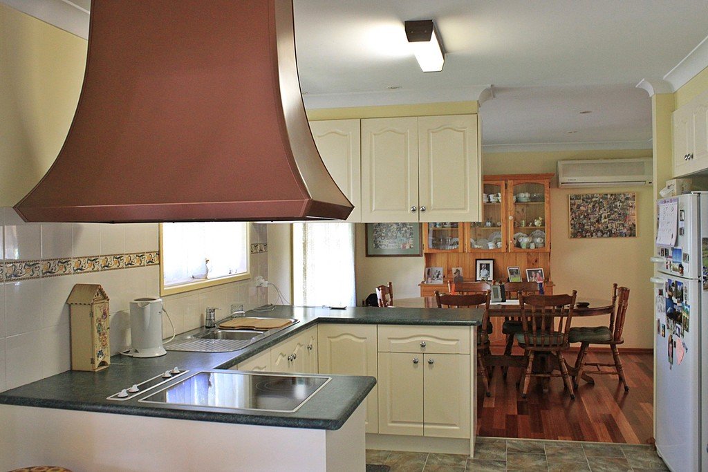 14 Albury Close TUMBARUMBA 3