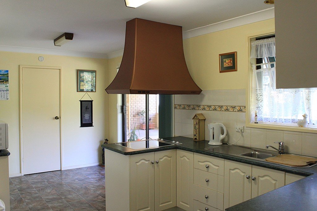 14 Albury Close TUMBARUMBA 6