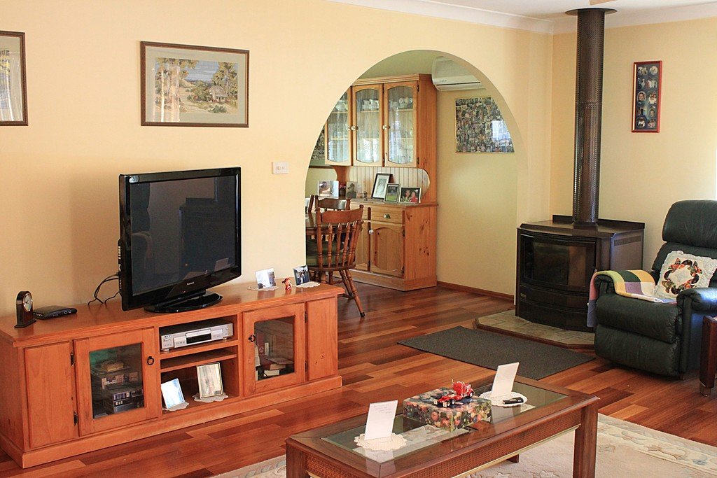 14 Albury Close TUMBARUMBA 8