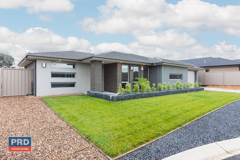 14 Angus Place BUNGENDORE 2