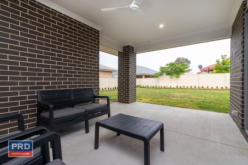 14 Angus Place BUNGENDORE 15