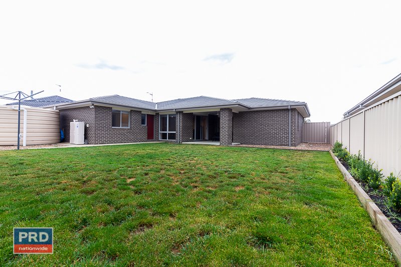 14 Angus Place BUNGENDORE 18