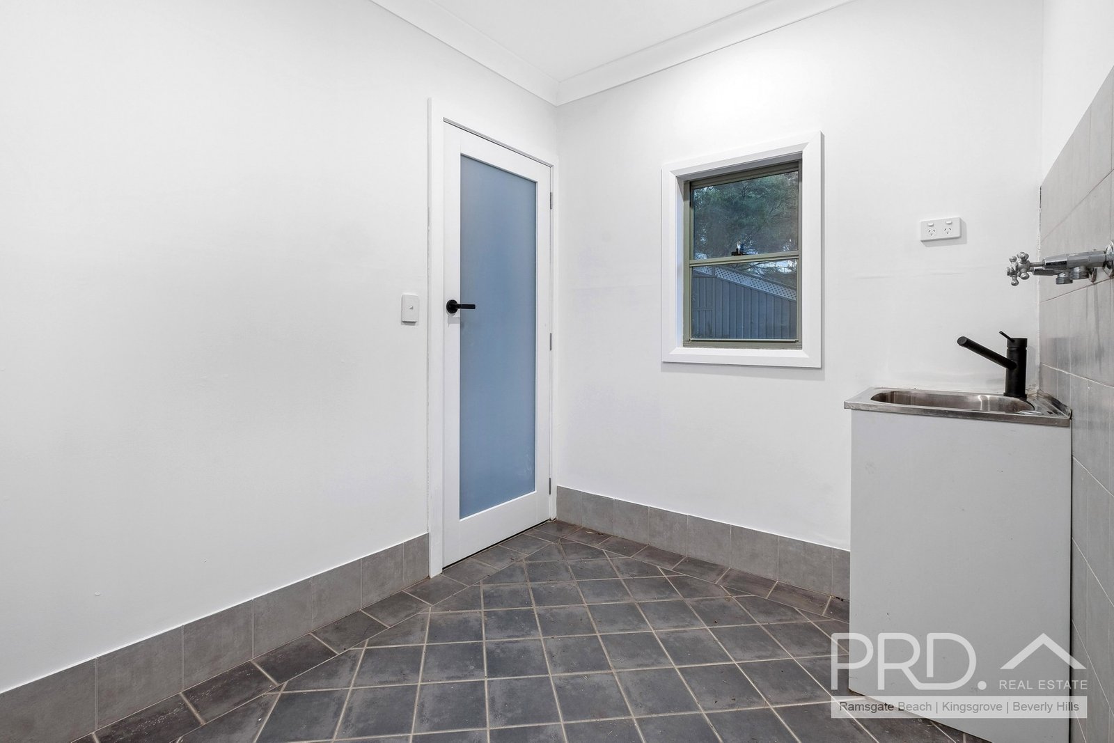 14 Argyle Place KAREELA 12