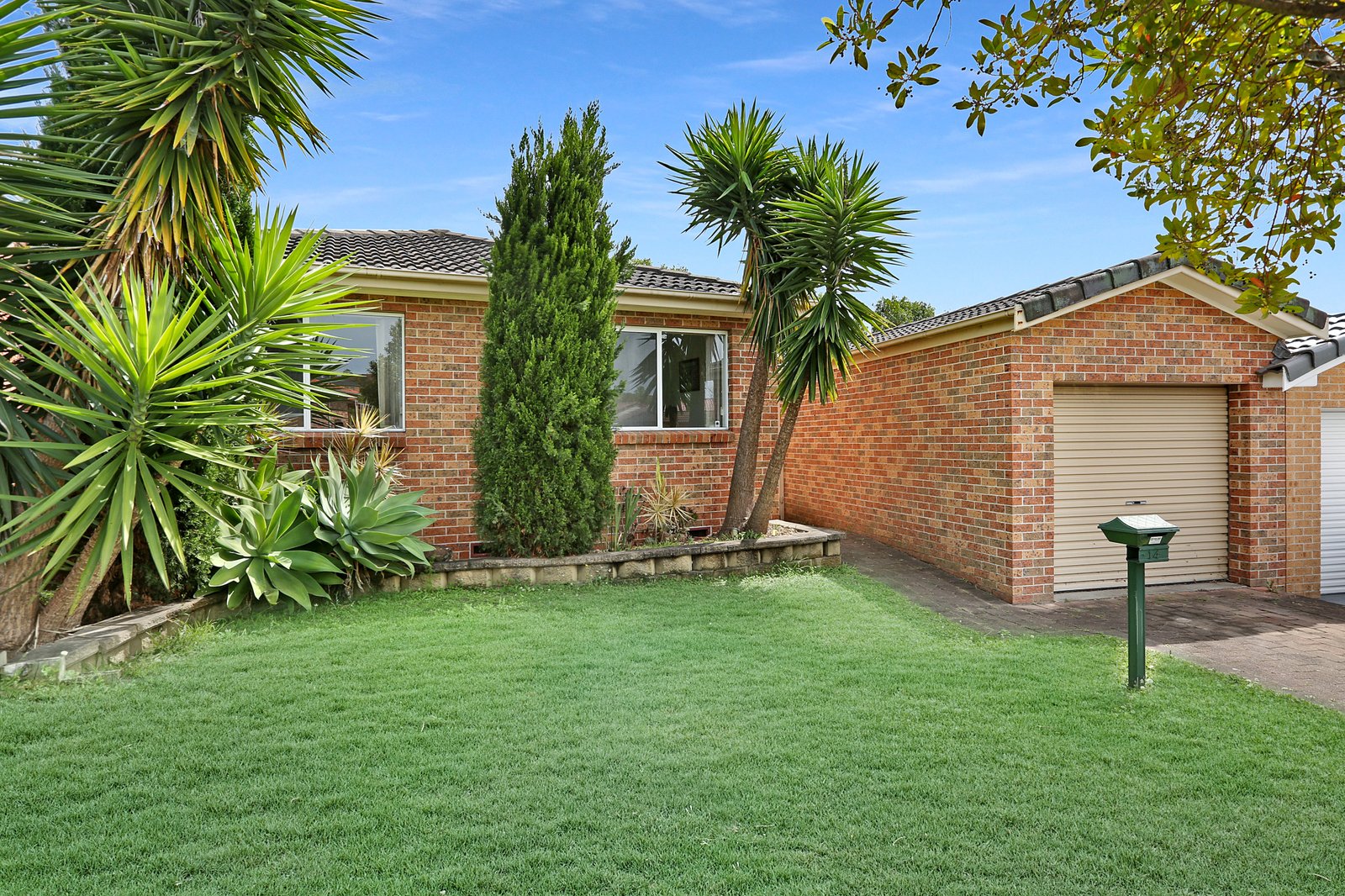 14 Ashmore Crescent KANAHOOKA 1