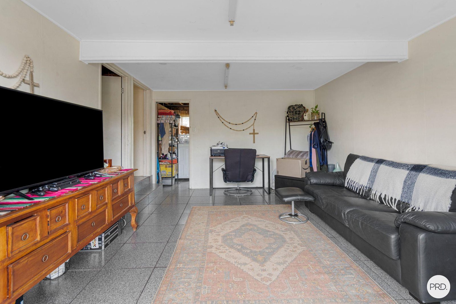 14 Ashton Street LABRADOR 9