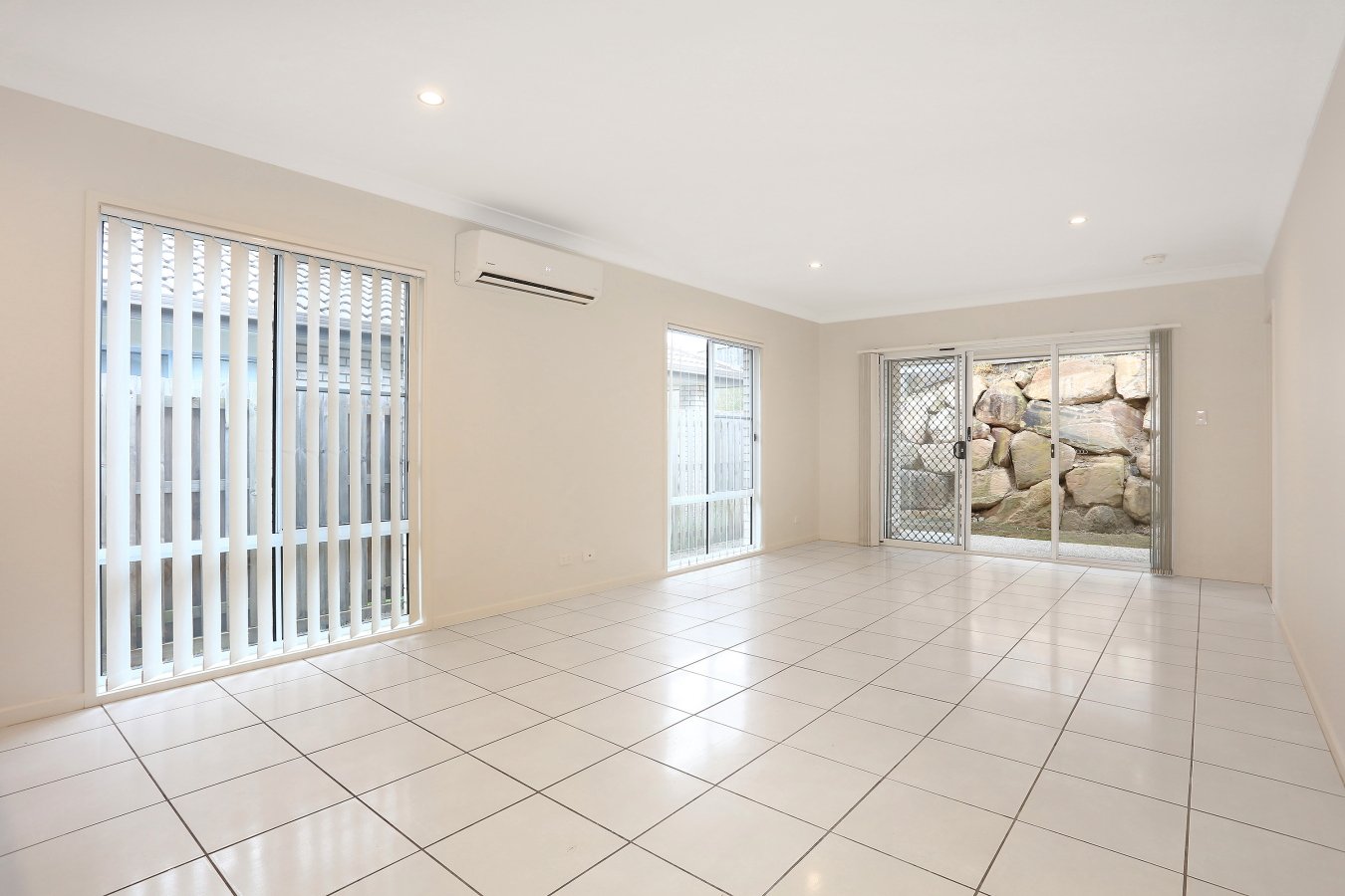 14 Avondale Drive PIMPAMA 4