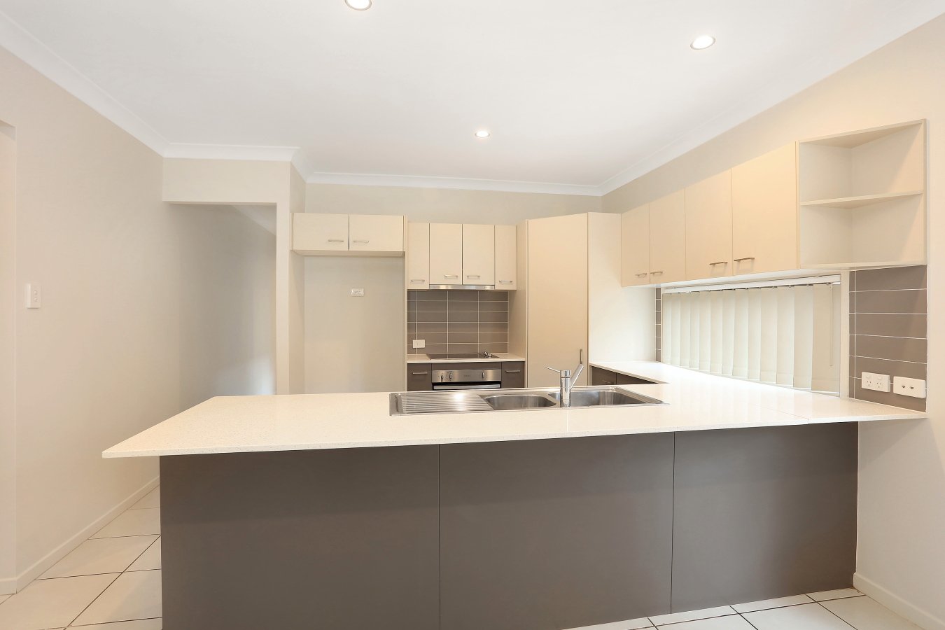 14 Avondale Drive PIMPAMA 7