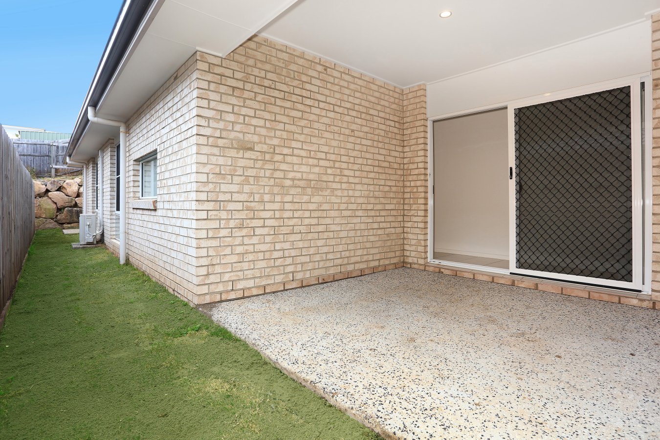 14 Avondale Drive PIMPAMA 18