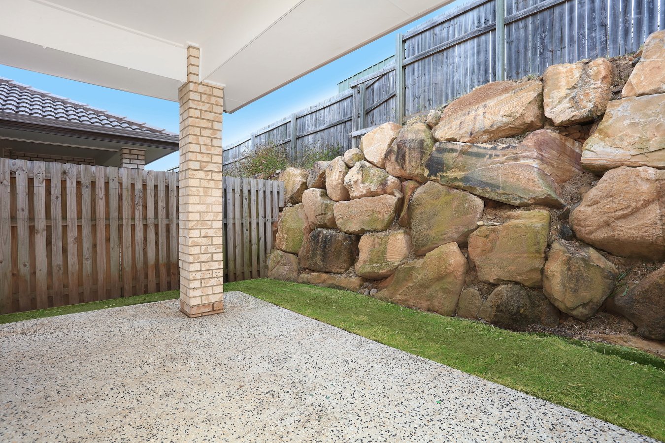 14 Avondale Drive PIMPAMA 19