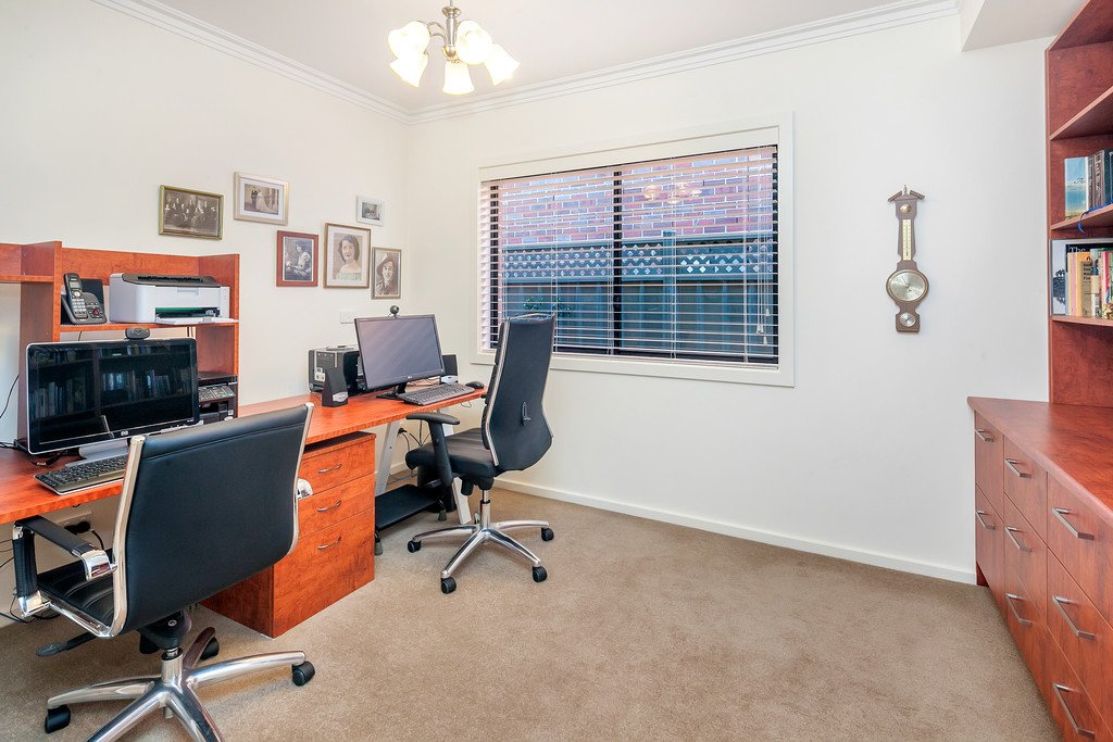 14 Ayrvale Avenue LAKE GARDENS 12