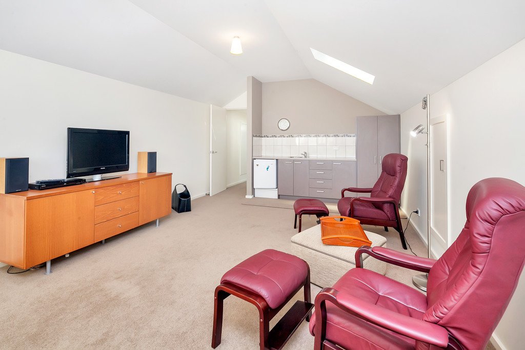 14 Ayrvale Avenue LAKE GARDENS 13