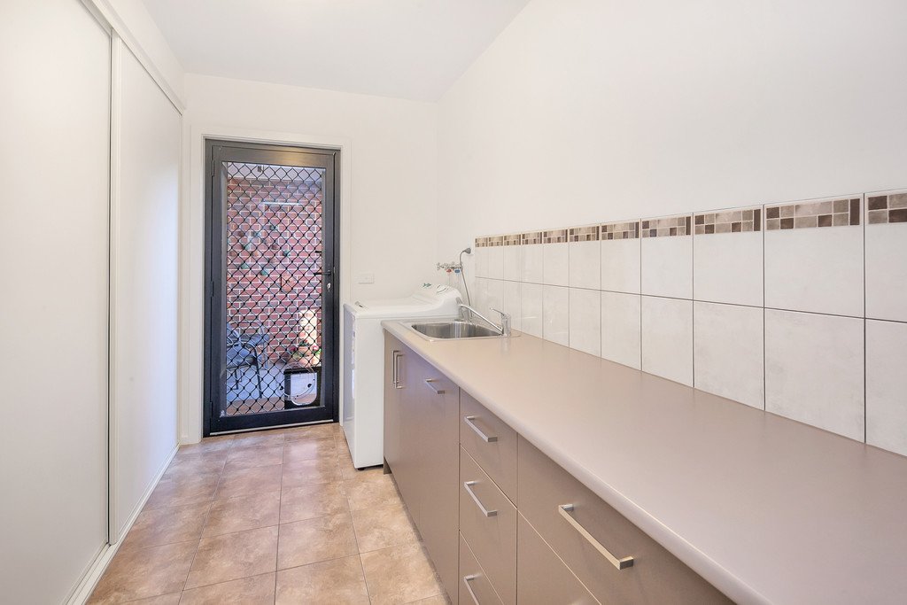 14 Ayrvale Avenue LAKE GARDENS 15