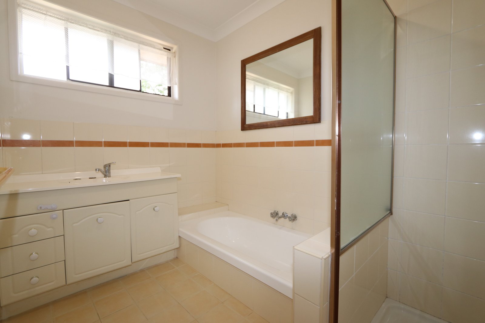 14 Bass Avenue MOLENDINAR 12