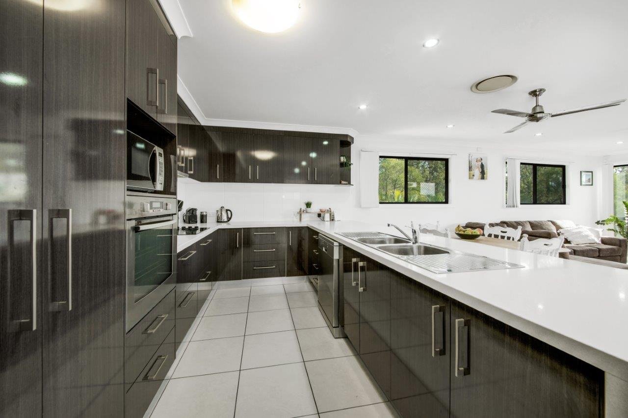 14 Bauhinia Street BOYNE ISLAND 3