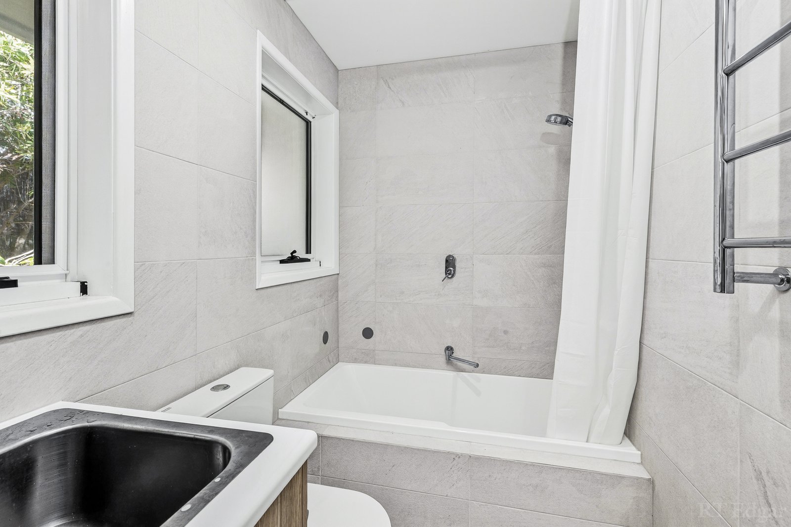 Real Estate and Property in 1/4 Beachwood Drive, Point Lonsdale, VIC